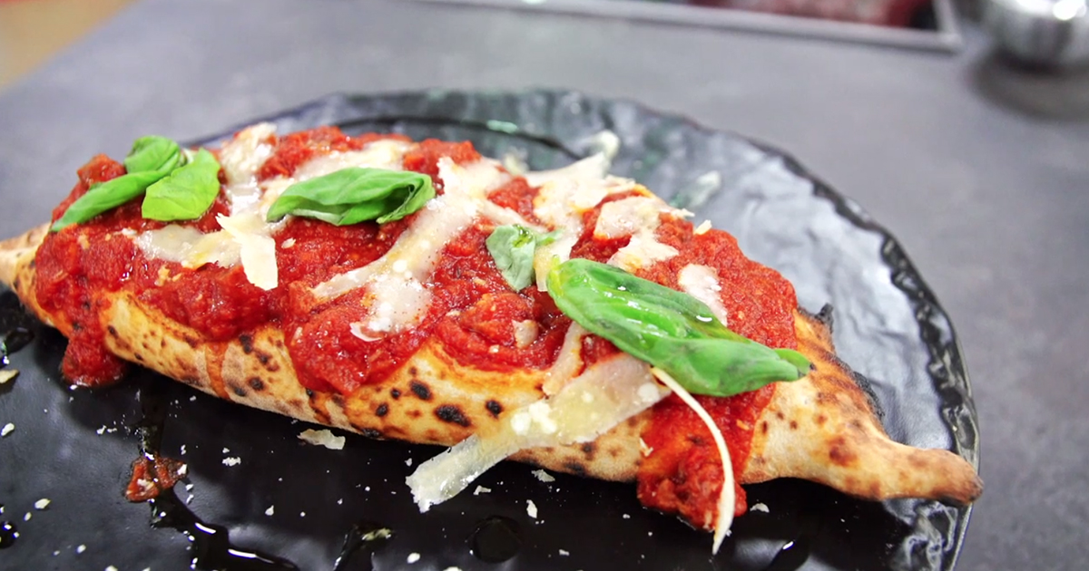 Pizza con ragù napoletano Alessandro Kitchen Sound Pizza