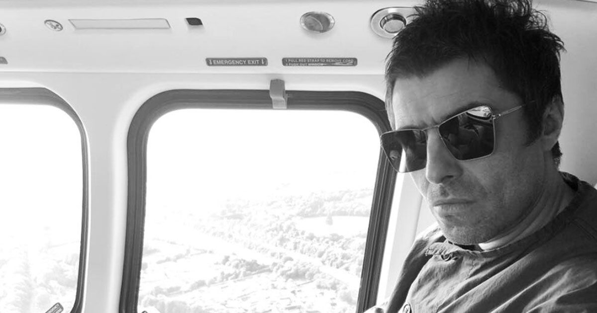 Oasis, colpo di scena: Liam chiama Noel per ricomporre la band