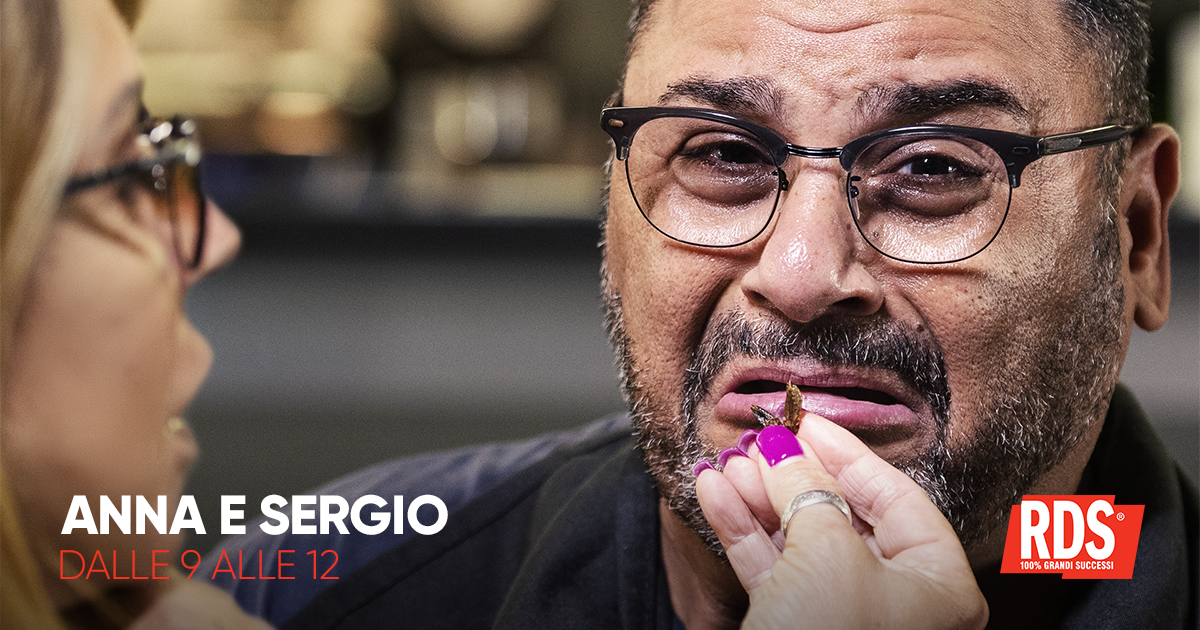 Sergio Friscia mangia i grilli. Una penitenza da leccarsi i baffi