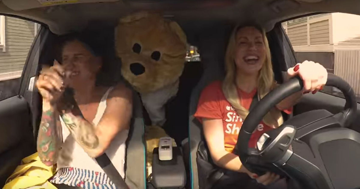 Il taxi che si paga cantando