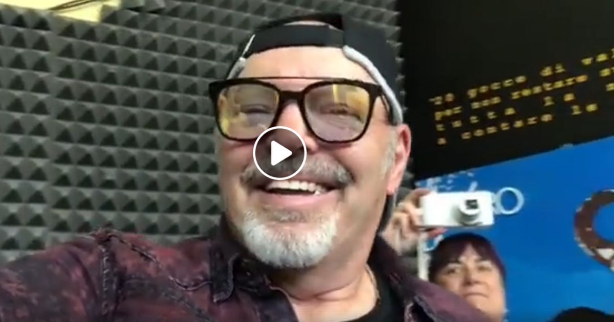 Vasco Rossi incontra gli studenti: e loro suonano Albachiara per lui!