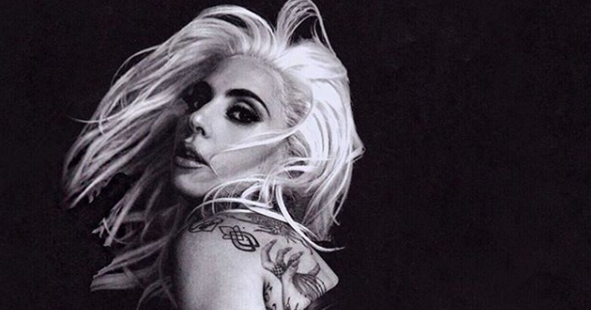 Lady Gaga shock: tre scatti di nudo integrale per i fan