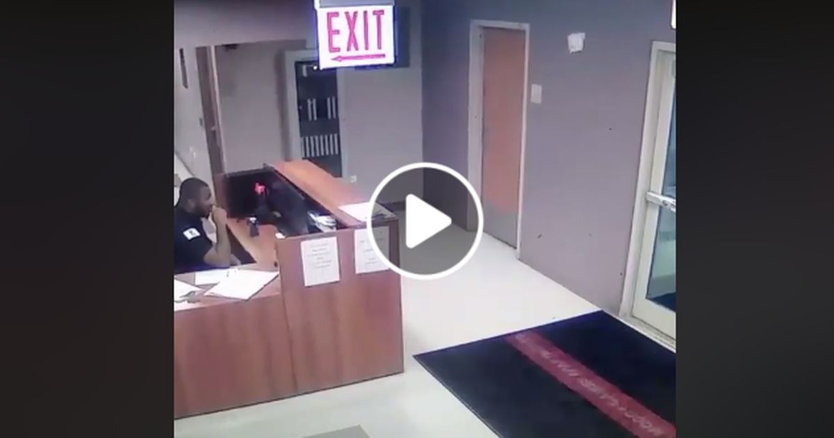Il vigilante parla con un fantasma: ma c’è o non c’è?