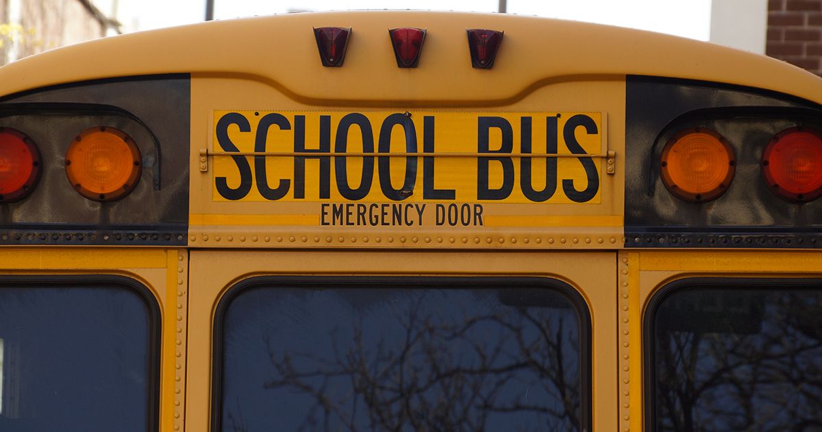 Fuga d’amore a 9 anni, bambino va dall’amichetta con l’autobus