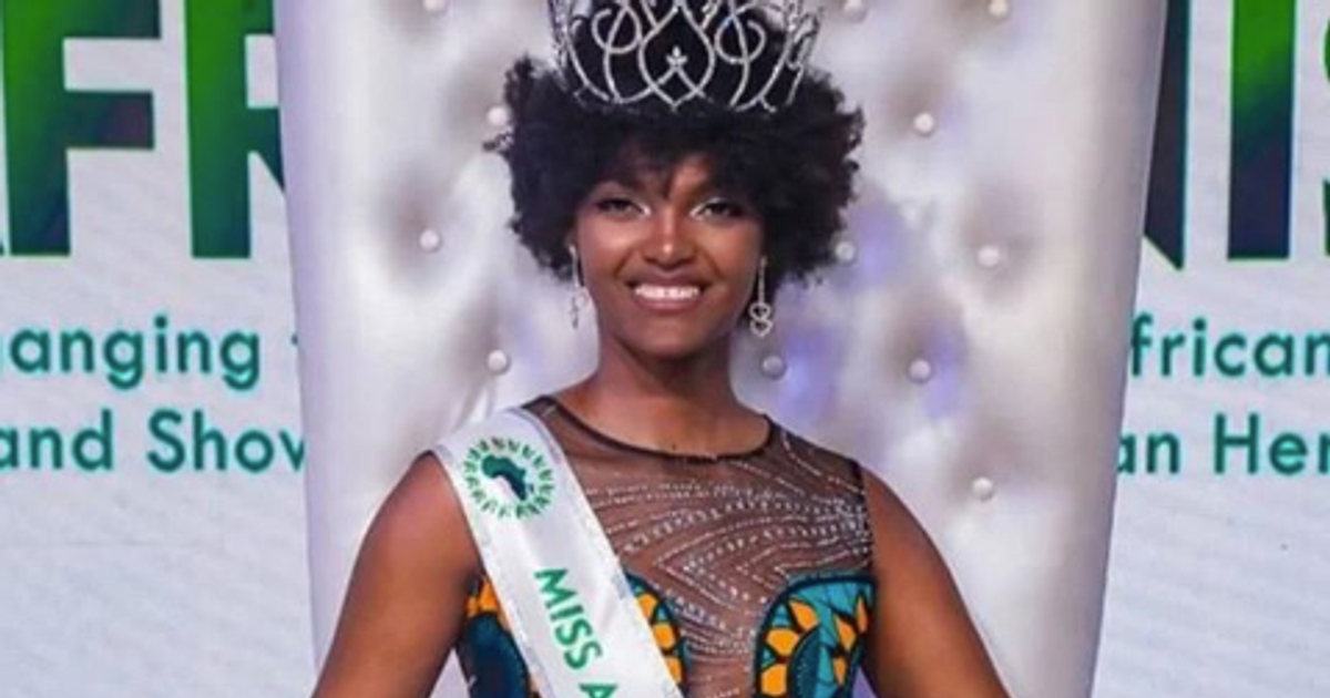 Piccolo incidente per Miss Africa: i capelli vanno a fuoco durante l’incoronazione