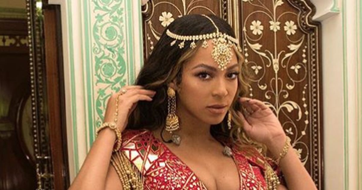 Lo show di Beyoncé in abiti indiani alla festa di fidanzamento della coppia più ricca dell’India