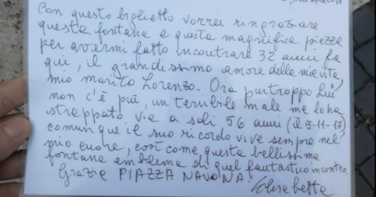 Biglietto commovente a Piazza Navona: “Qui ho conosciuto l’amore della mia vita, che ora…”