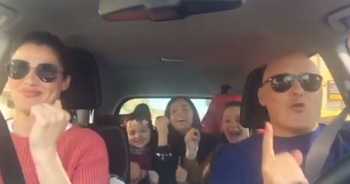 Luisa Ranieri e Luca Zingaretti: il video in cui ballano Rolls Royce fa scatenare le figlie