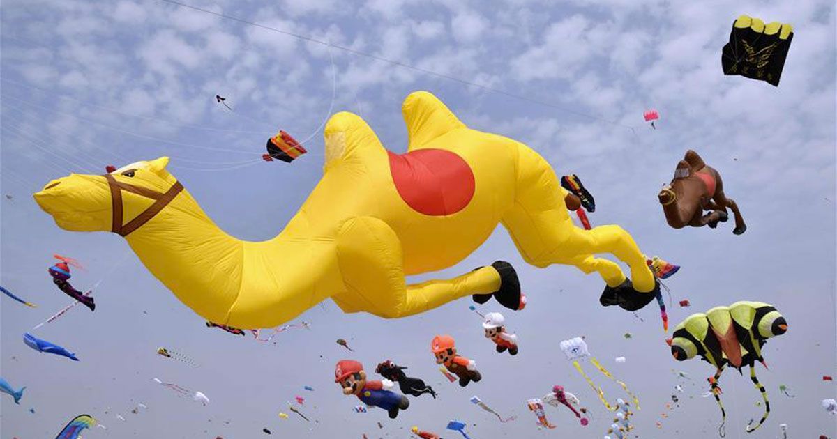 Il cielo della Cina: le bellissime foto dal festival degli aquiloni di Weifang