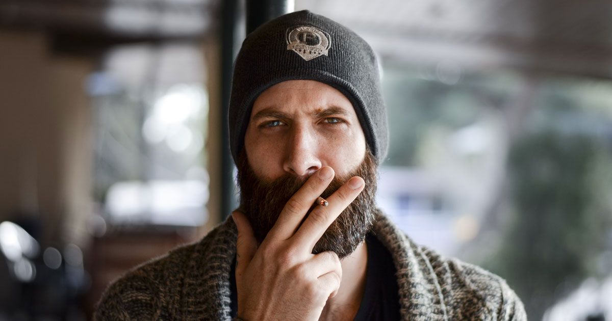Ci sono più germi nella barba di un uomo che nel pelo dei cani, lo dice questo studio