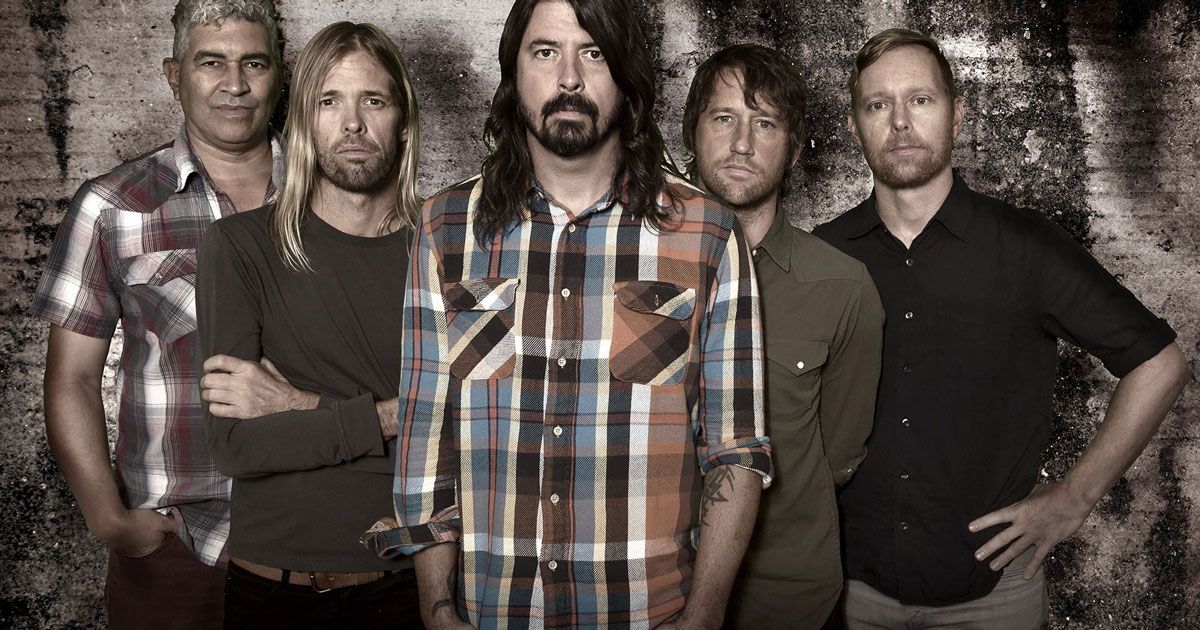I Foo Fighters omaggiano i Queen suonando “Under Pressure”