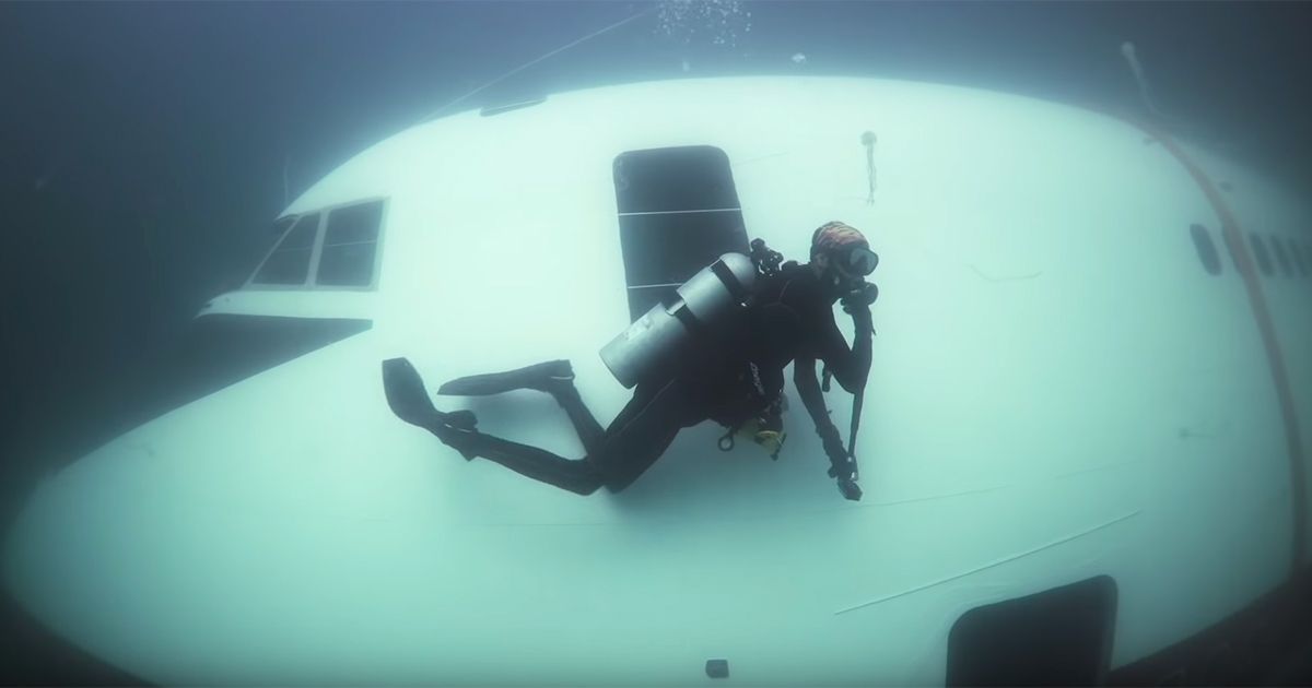 Un Boeing affondato diventerà un parco giochi nel Golfo Persico