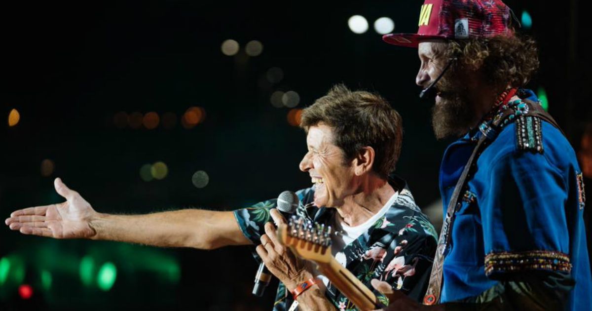 Jovanotti fa ballare 40.000 persone a Cerveteri: e nella festa c’è Morandi!