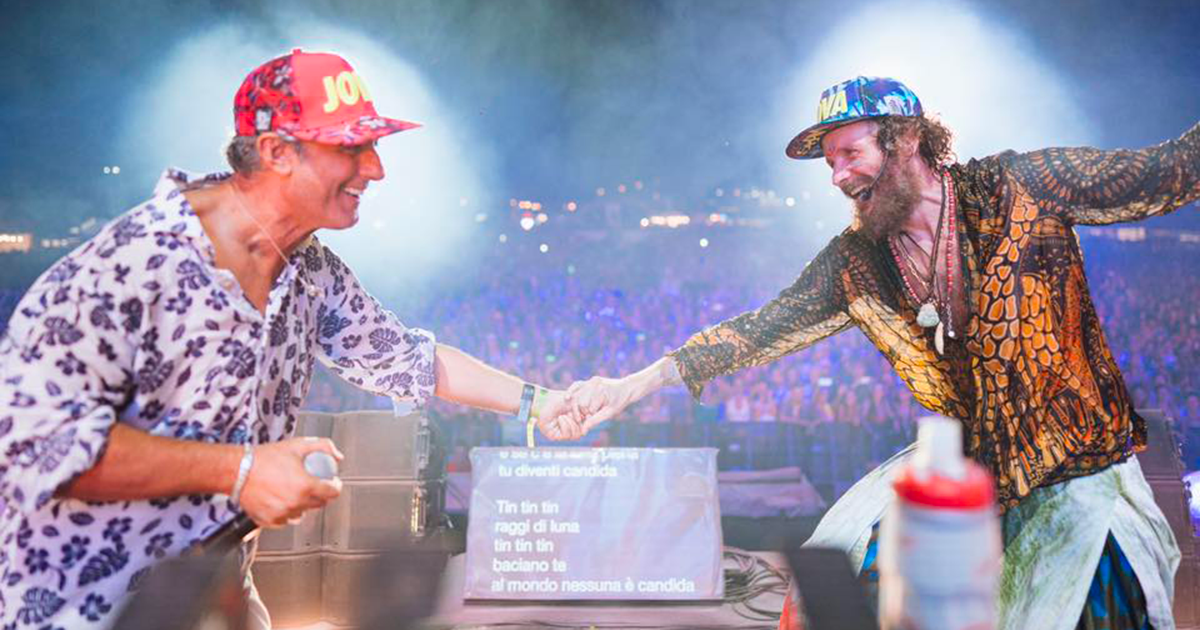 Omaggio alla “Luna” di Jovanotti insieme a Fiorello al Jova Beach Party