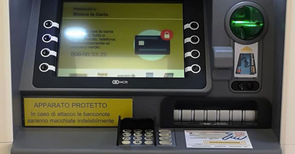 Sciacca: un Postamat impazzisce ed eroga soldi in più ad ogni prelievo