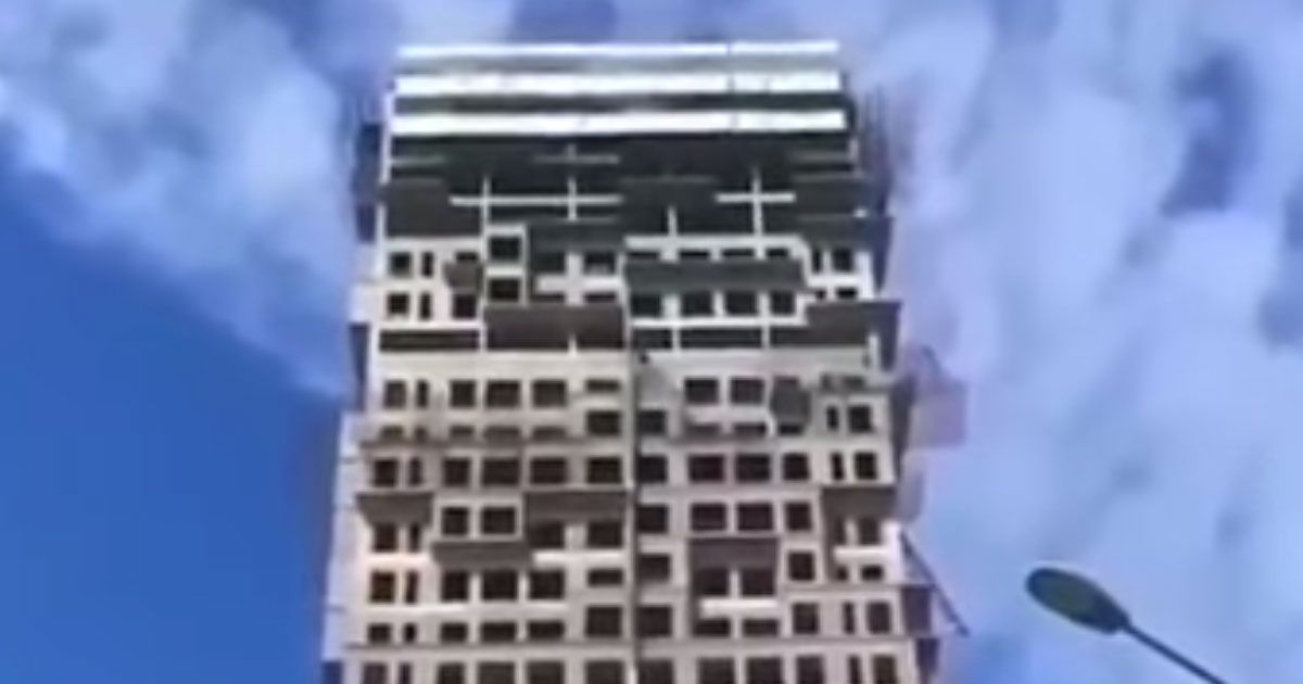 La “danza del palazzo” in balia di un forte terremoto: il video