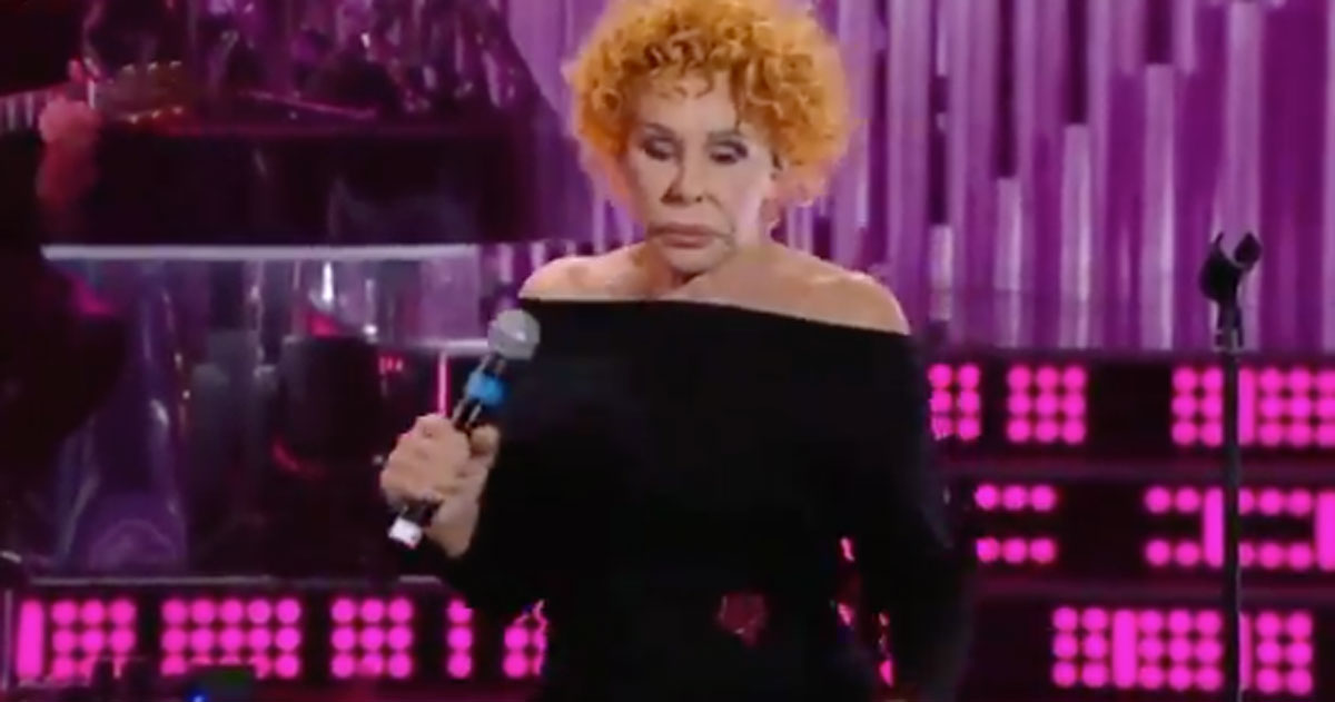 Mentre La Tv Diceva Mentre La Tv Cantava