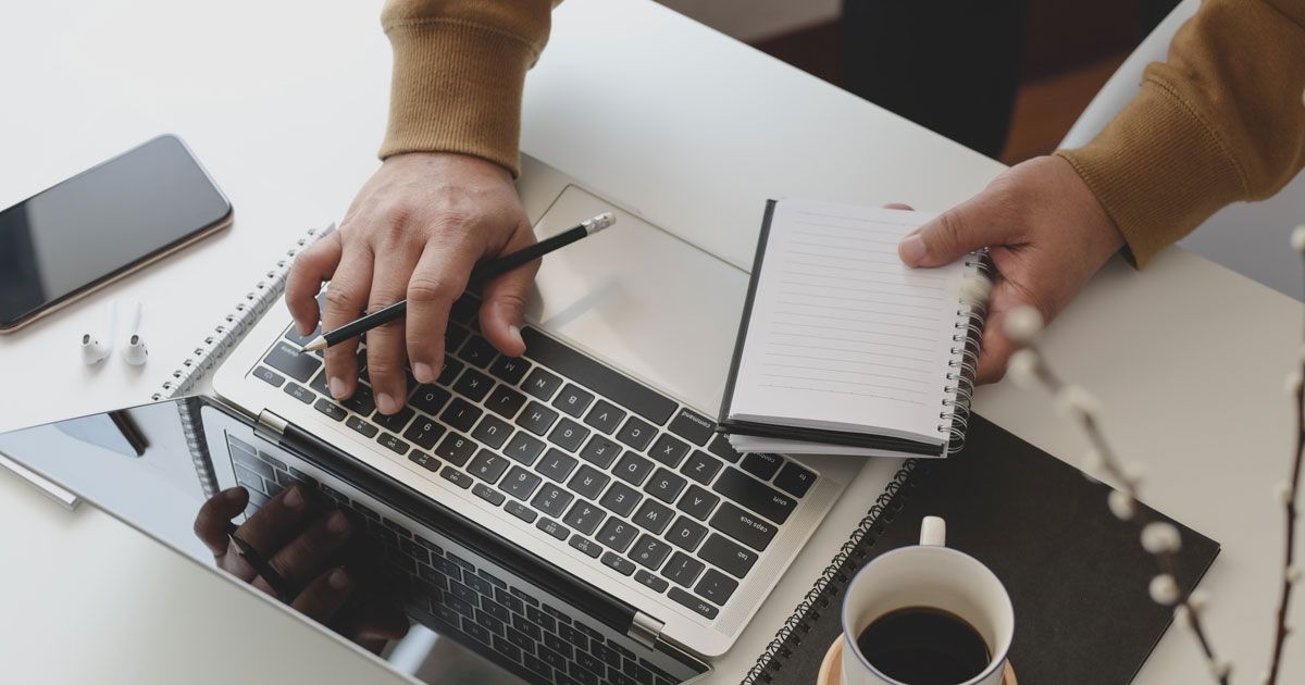 Smart working e salute mentale: lavorare da casa in pigiama o in tuta fa male