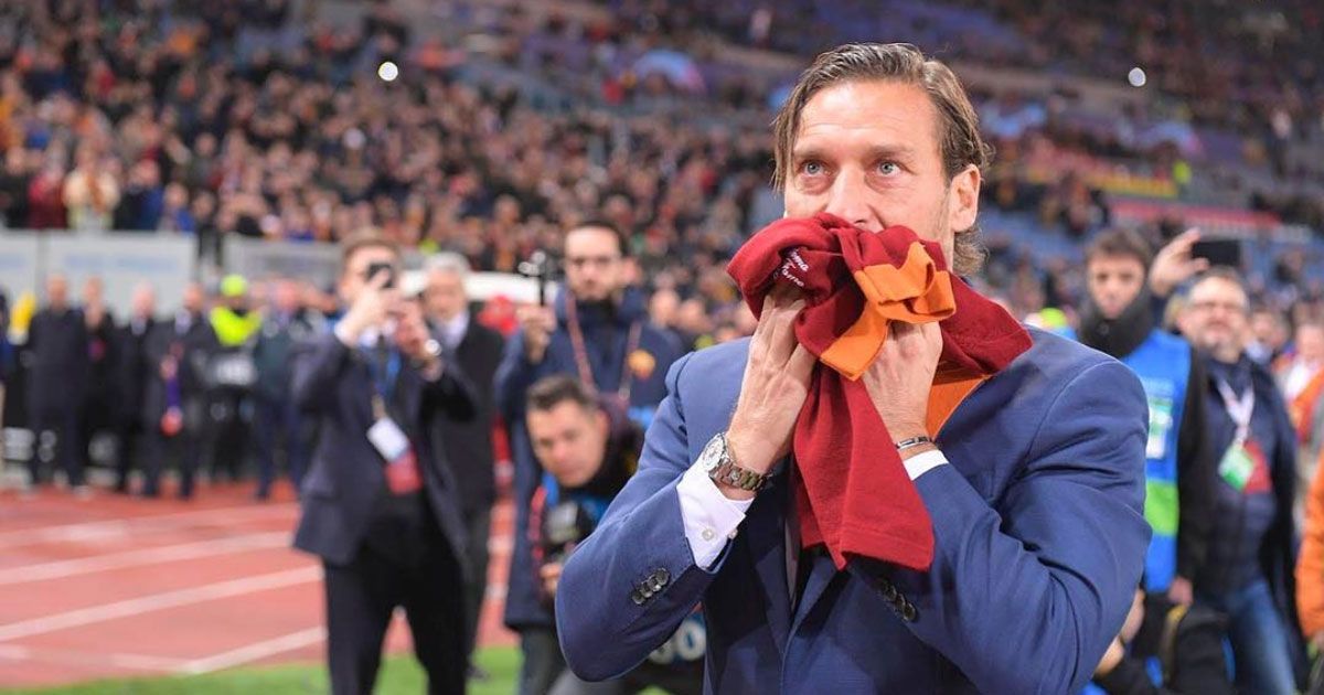 Francesco Totti perde l’orologio e chiede aiuto ai fan: “Verrò di persona a riprenderlo”