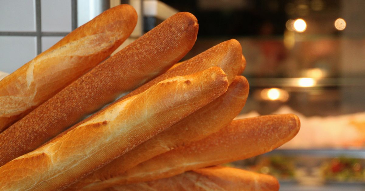 Ruba una baguette, il panettiere gli offre un lavoro