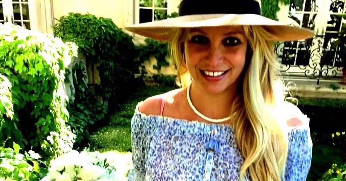 La petizione: via le statue confederate, celebriamo Britney Spears, un vero eroe