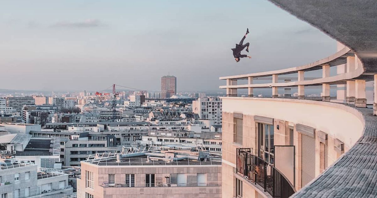 Un campione di parkour che vive sui tetti ed è una star di TikTok