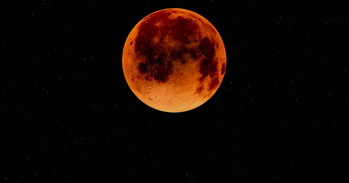 Non ci sarà nessuna “Luna di Sangue”: ecco la fake news che circola in rete da giorni