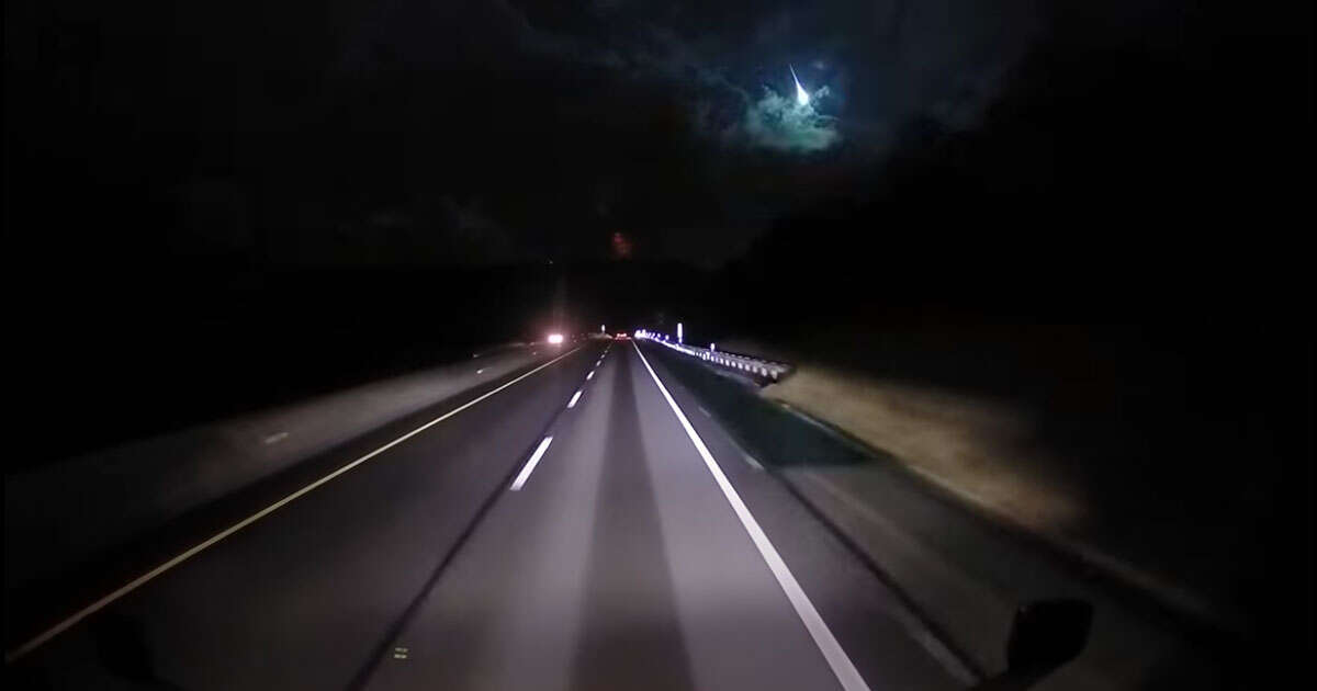 La meteora illumina di colpo il cielo in Ohio: il video diventa virale