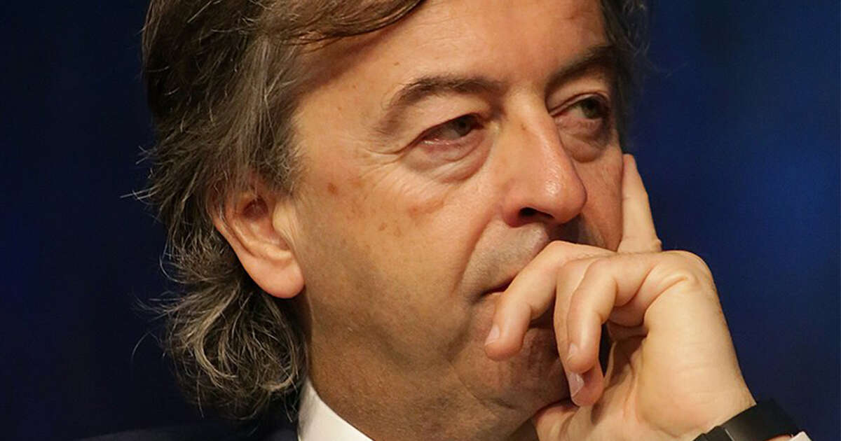 Il virologo Burioni: “Il corpo subisce comunque danni, anche per chi è asintomatico al Covid”