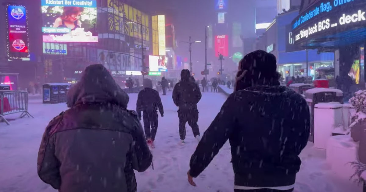 New York sotto la neve: mai così tanta da anni, ecco il video