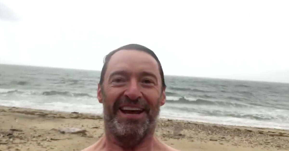 Hugh Jackman e quel tuffo nell’Oceano ghiacciato che “gela” i fan