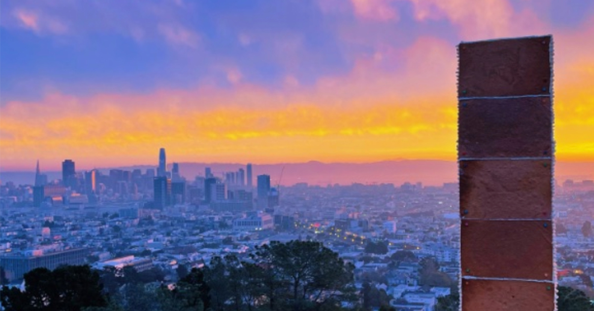 Il mistero continua: apparso a San Francisco un monolite fatto in pan di zenzero