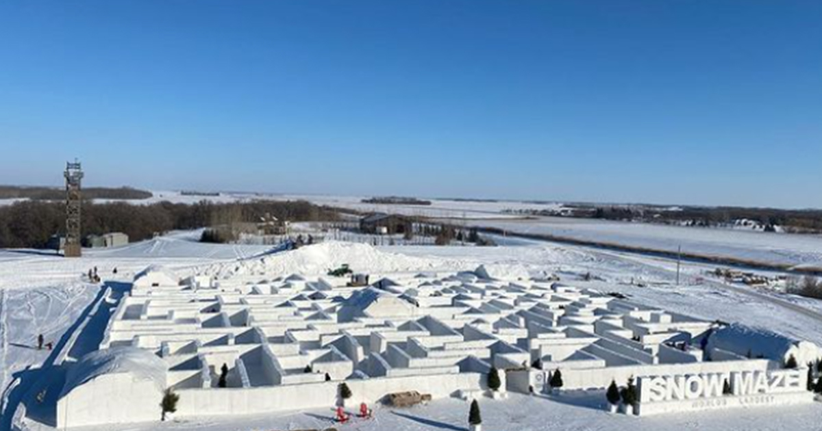 Le immagini del labirinto di neve più grande del mondo