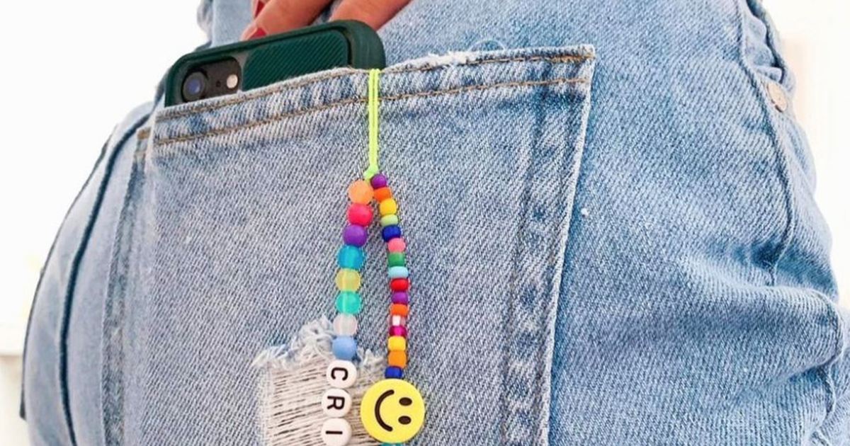 Phone Strap: le coloratissime catenine fanno innamorare le vip