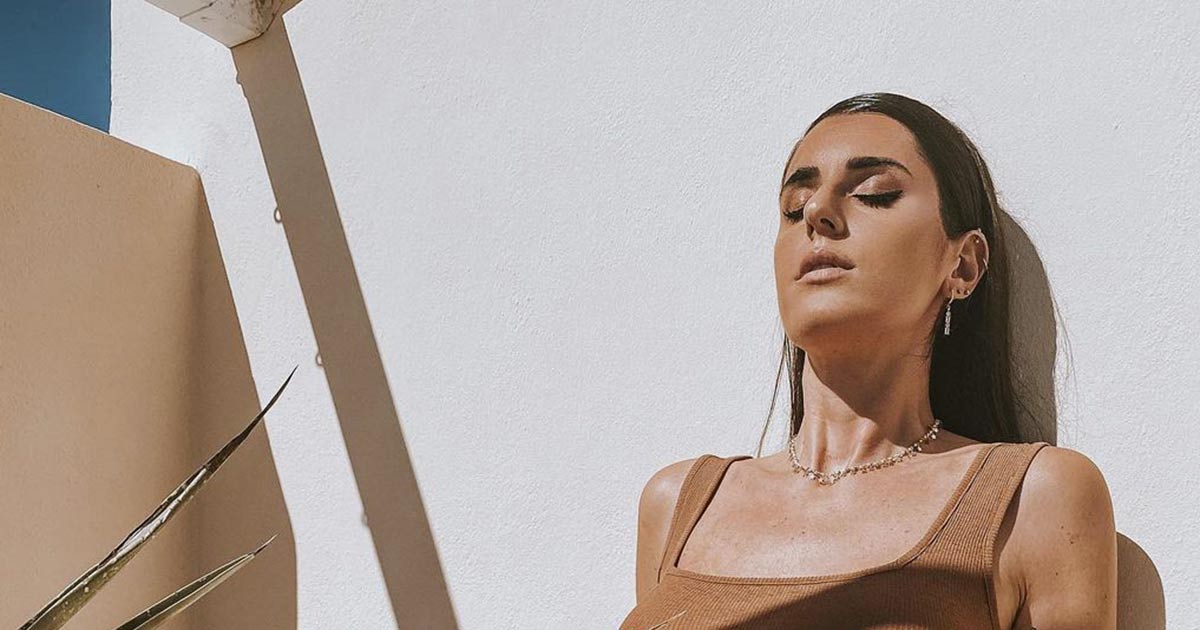 Baciata dal sole: le seducenti foto in costume di Valentina Vignali