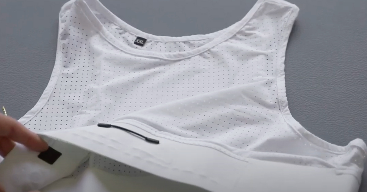 La t-shirt intelligente si attiva e funziona con il 5G