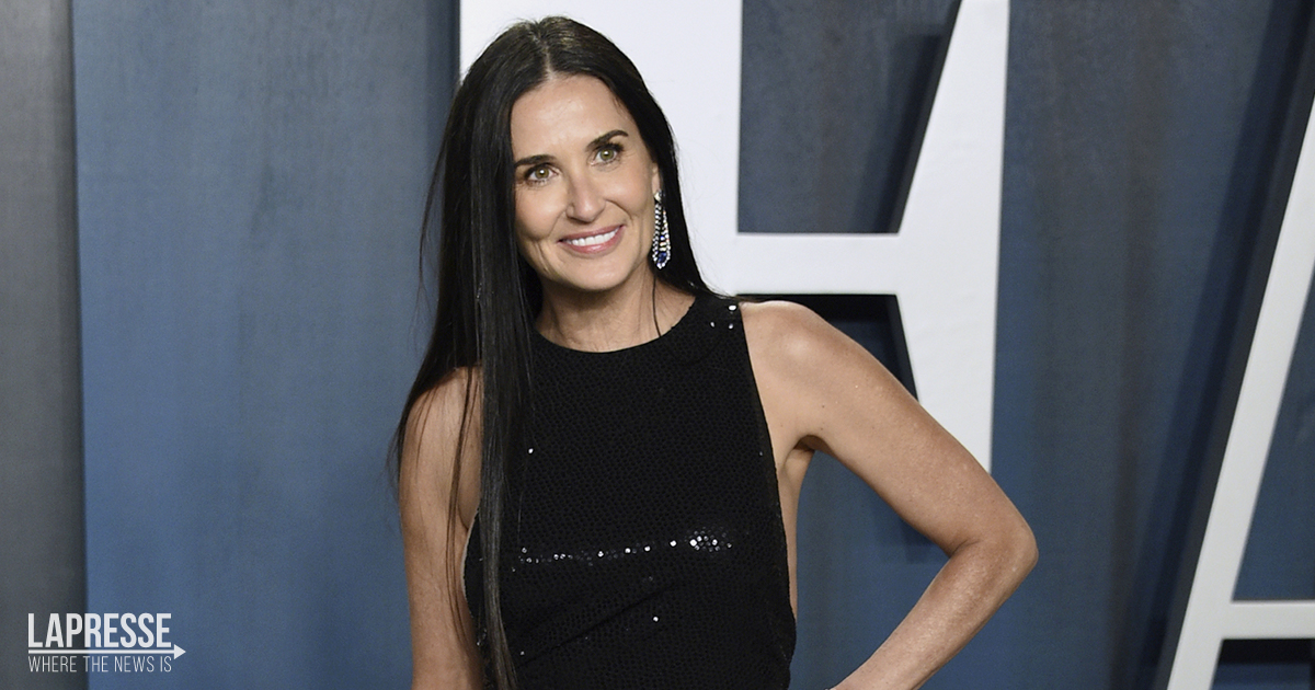 Demi Moore: il selfie in bikini è perfetto (anche a 58 anni)