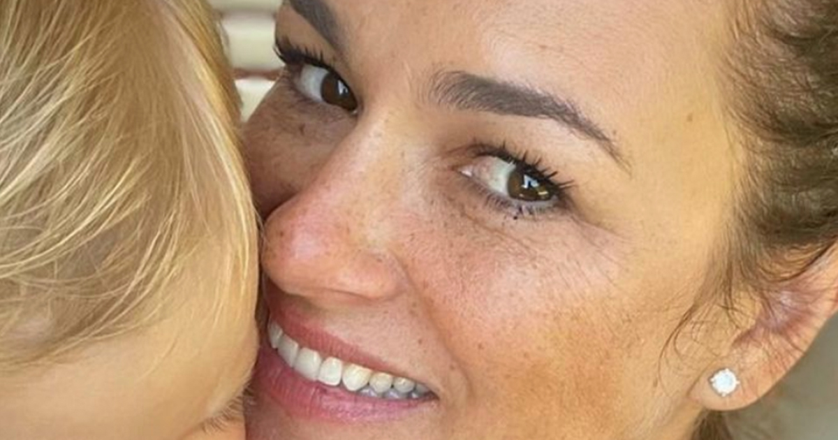 Alena Šeredová splendida mamma tris nelle foto con la piccola Vivienne Charlotte