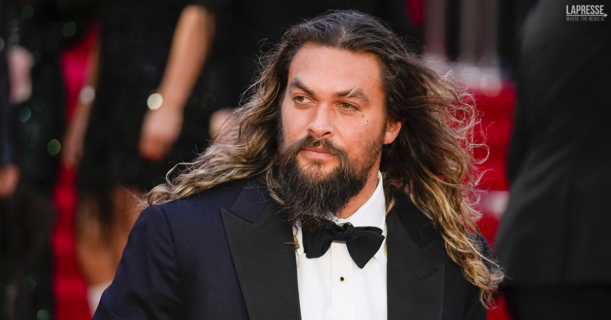 Incidente per Jason Momoa: una moto si schianta sulla sua auto