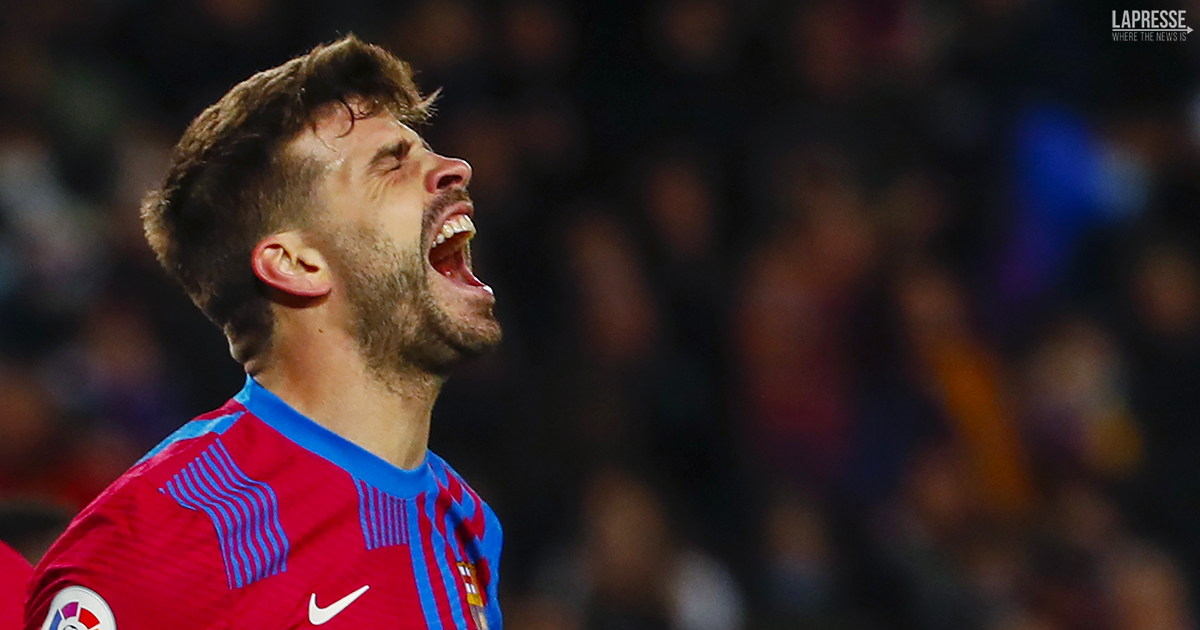 Piqué fischiato durante la partita: tutto il pubblico grida “Shakira”