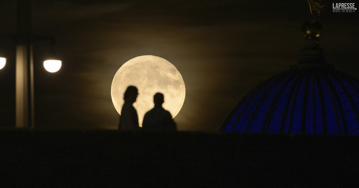 In arrivo la luna più luminosa dell’anno: ecco quando vederla