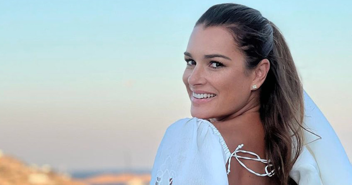 Alena Seredova e la dolce dedica al compagno nella foto con i figli su Instagram