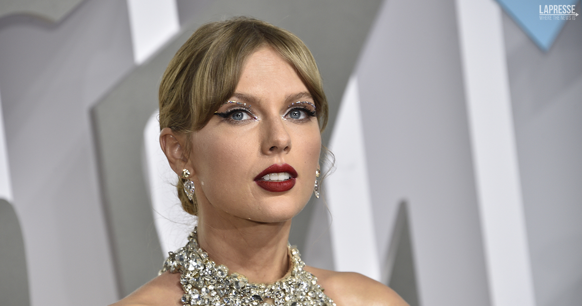 Khloé Kardashian scambiata per Taylor Swift, il cambio look confonde i fan: le foto