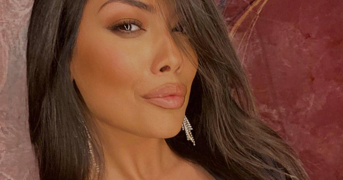 La maglia si apre e…. Federica Calemme è unica