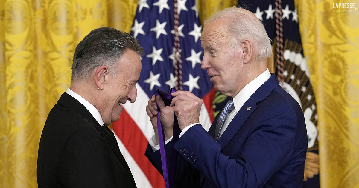 Bruce Springsteen premiato da Joe Biden con la National Medal of Arts: la più alta onorificenza per gli artisti USA