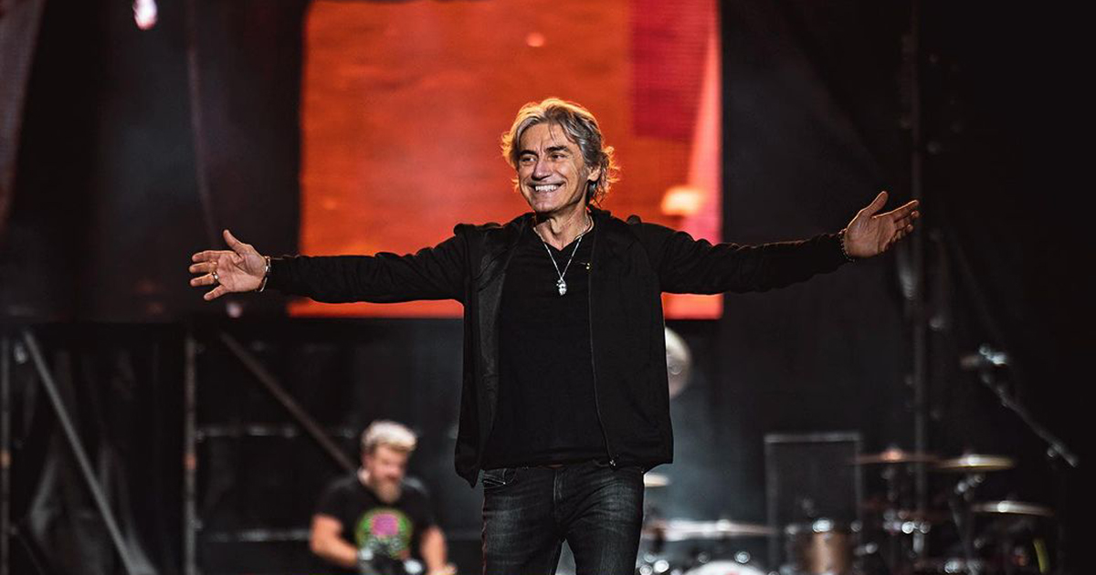 Ligabue fa un regalo ai fan: annunciato il nuovo tour nei teatri italiani