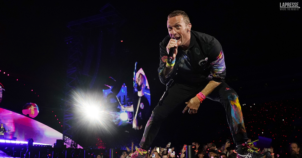 I Coldplay hanno pubblicato questa notte “We Pray”, il secondo estratto di “Moon Music”: ascoltala ora