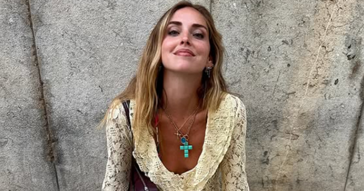 Chiara Ferragni a Ibiza con Leone e Vittoria si confida sulla sua vacanza (ma non è sola…)