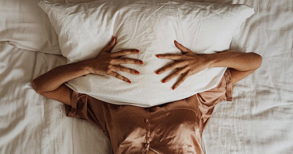 Caldo a letto e notti difficili? Prova questi 5 rimedi semplicissimi per dormire meglio d’estate