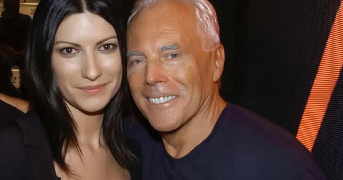 Laura Pausini omaggia “Re” Giorgio Armani: “Mi ha lasciato un ultimo abito, ecco quando lo indosserò”